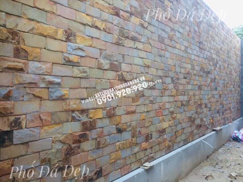 mảng tường ốp đá đa sắc