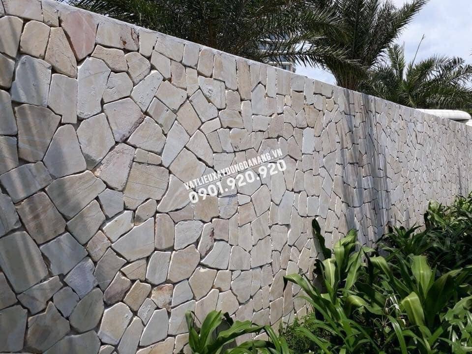 Đá rối ốp tường hàng rào tại Bình Dương