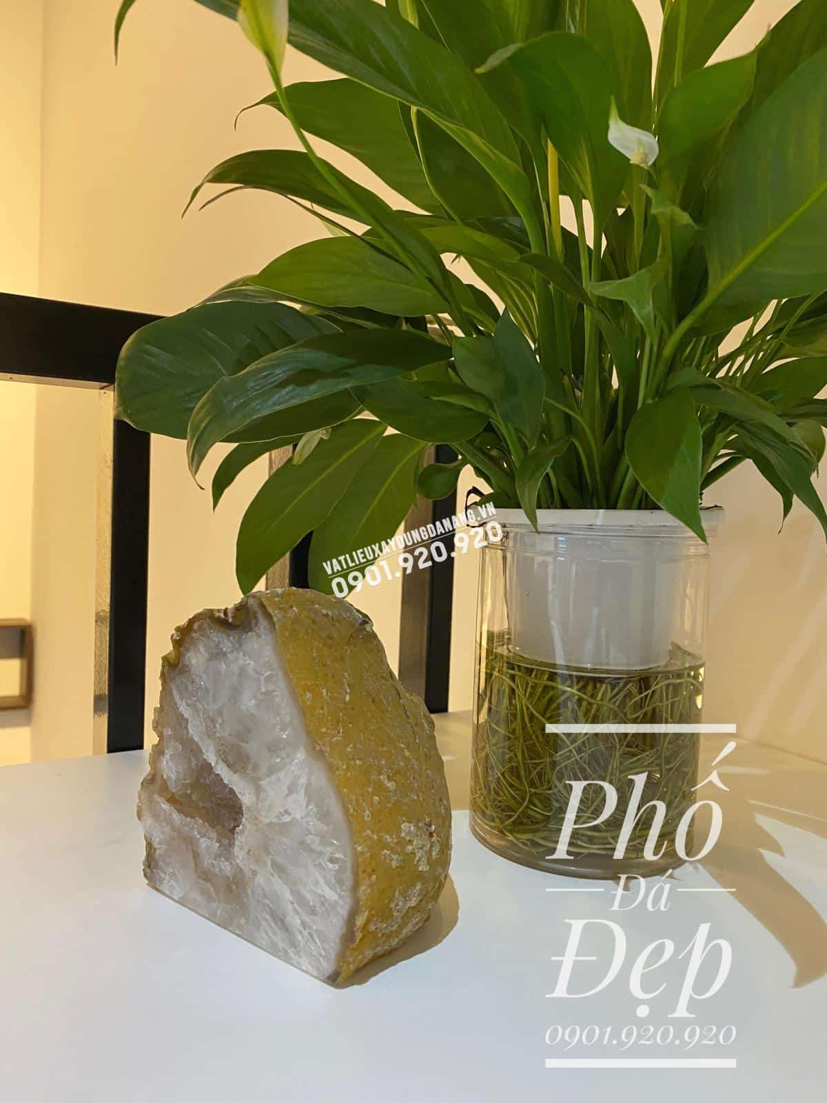 Hốc Đá Thạch Anh Trắng Tự Nhiên Nguyên Khối
