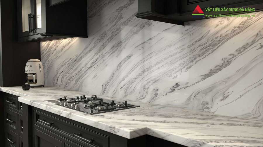 Cần lựa chọn đơn vị cung cấp và thi công đá ốp tường uy tín