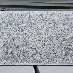 Đá granite trắng băm mài viền