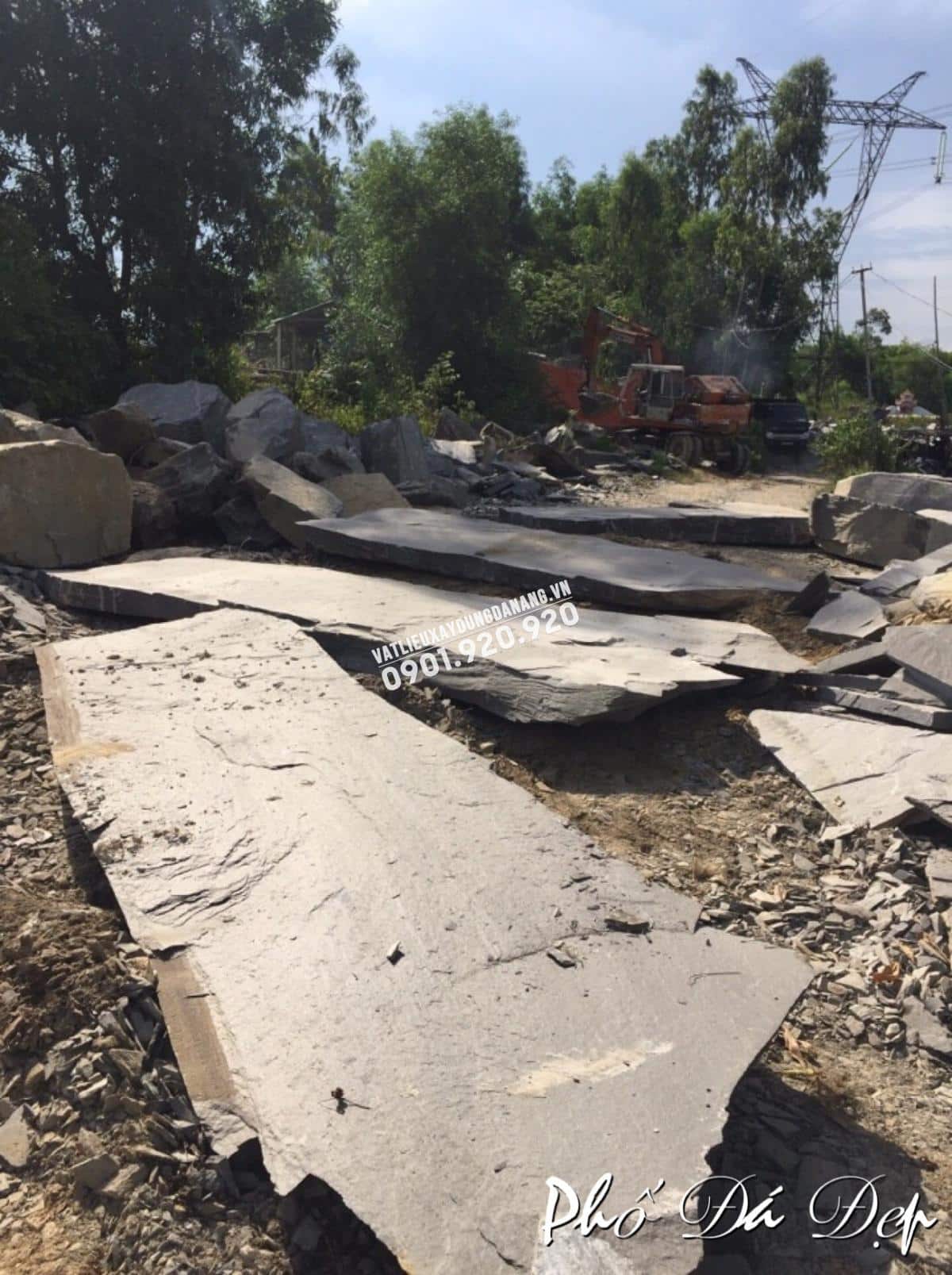 Đá Xanh Đen Bóc Thô Lồi Kích Thước Lớn