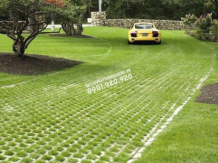 MÔ HÌNH SÂN VƯỜN VỚI SỰ KẾT HỢP GIỮA CỎ VÀ GẠCH LỖ BÊ TÔNG
